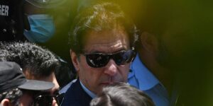 Ex primer ministro paquistaní Imran Jan es puesto en libertad bajo fianza