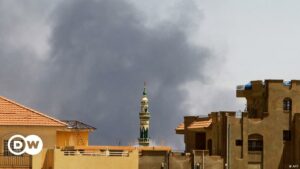Explosiones sacuden capital de Sudán en violenta jornada | El Mundo | DW