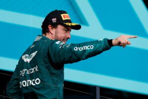 F1: Fernando Alonso, una carrera "mirando la tele" y la promesa de una victoria: "Quiz en Mnaco o Barcelona"
