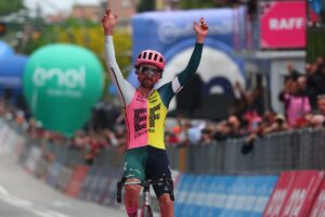 Giro de Italia: Exhibicin del fenmeno Ben Healy el da que Roglic avisa a Evenepoel