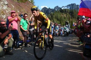 Giro de Italia: Roglic remonta el Giro de Italia en una cronoescalada final inenarrable
