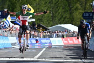 Giro de Italia: Zana vence antes de la ascensin a las tres torres de Lavaredo, cumbres de Merckx y Fuente