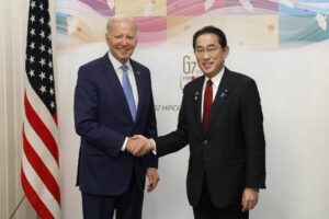 Japn y Estados Unidos estrechan lazos antes de arrancar el G7
