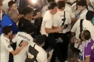 La pelea de Edu Aguirre en la puerta 55 del Bernabu tras el Real Madrid-Manchester City
