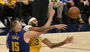 Los Nuggets se apuntan el primer triunfo ante Lakers con exhibicin de Jokic