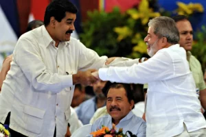 Maduro se reúne con Lula y otros mandatarios para tratar de revivir la Unasur