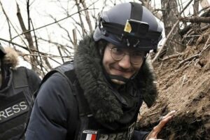 Muere el periodista de AFP Arman Soldin en un ataque con cohetes en el este de Ucrania
