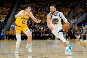 NBA: Curry mantiene con vida a los Warriors ante unos Lakers en vilo por la lesin de Davis | NBA 2022
