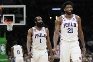 NBA: Embiid comanda el asalto a Boston de los Sixers y Jokic devora a los Suns | NBA 2022