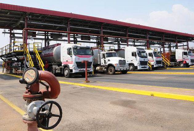 Llegaron a Venezuela 450 cisternas para distribuir gasolina