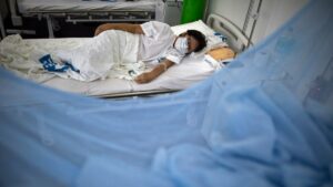 Perú busca ampliar emergencia por récord de casos de dengue