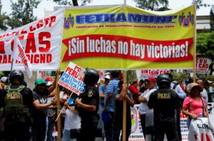 Perú rechaza un informe de la Comisión Interamericana de Derechos Humanos que acusa al Gobierno de perpetrar una "masacre"