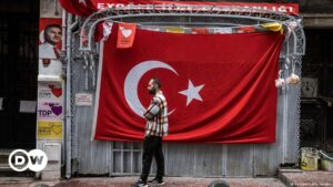Recuento de votos da ligera ventaja a Erdogan en Turquía | El Mundo | DW