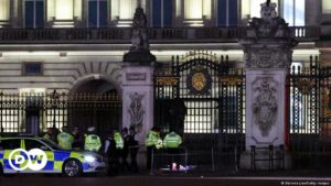 Reportan explosión y un detenido afuera del Palacio de Buckingham | El Mundo | DW