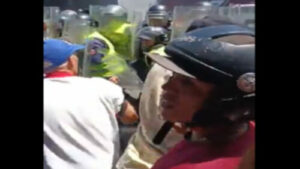Reportan que la PNB agrede a protestantes en Caracas
