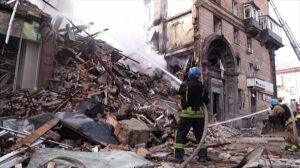 Rusia evacua a más de 1500 ciudadanos de Zaporiyia debido a la intensificación de los bombardeos