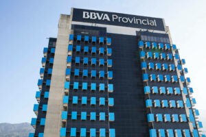 Sudeban impide al BBVA Provincial cerrar agencias bancarias, según The Objective
