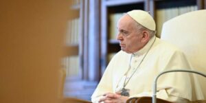 Suspenden agenda del Papa Francisco tras registrar “fiebre y cansancio”