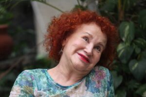 Tania Sarabia hospitalizada tras sufrir una caída en Venevisión