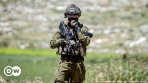 Un palestino de 17 años muerto durante una redada israelí en Aqabat | El Mundo | DW