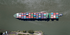 Una sequía sin precedentes en el Canal de Panamá amenaza al comercio mundial
