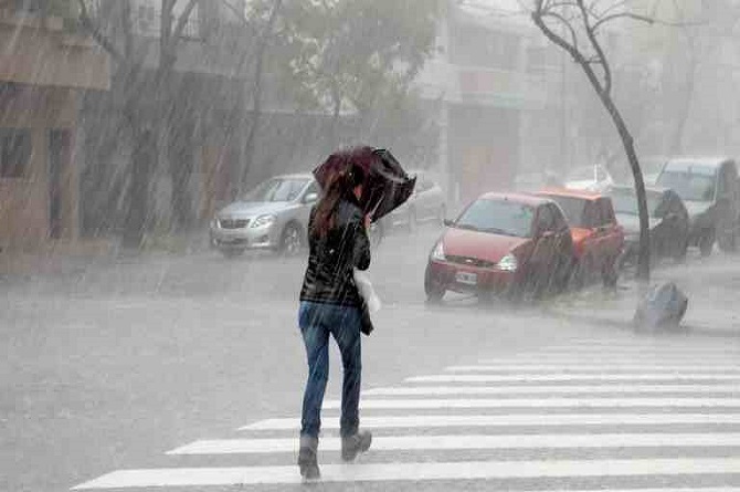 precipitaciones y actividad eléctrica en diversas zonas del país