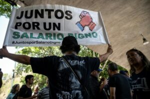 ¡ENTÉRATE! Esto establece el decreto de «aumento» del ingreso mínimo a los venezolanos – SuNoticiero