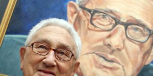 ¿Por qué al cumplir cien años hay que seguir prestando atención a Kissinger?