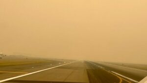 Aeropuertos en EEUU presentan retrasos por el humo