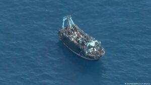 Al menos 78 migrantes muertos en naufragio en el mar Jónico