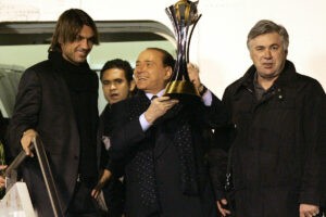 Berlusconi y la gnesis del gran Milan: el 'no' de su vidente, la arenga de Gullit y el escndalo del Velodrome