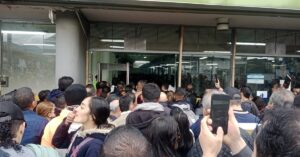 Caos y chichonera en la Secretaría de Movilidad de Bogotá: la entidad citó por error a más de 3.000 personas al mismo tiempo para adelantar trámites
