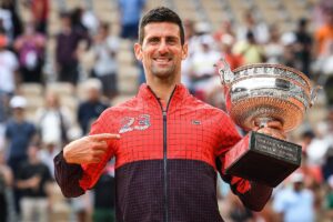 Djokovic gana su tercer Roland Garros y supera en 'grandes' a Nadal