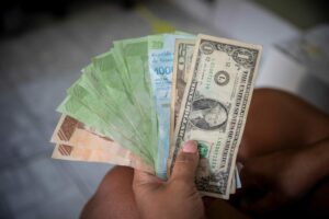Dólar paralelo en Venezuela marca 28,23 bolívares este 16 junio
