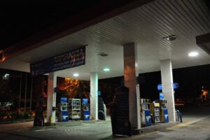 Ejército y Policía vigilaran las estaciones de combustible objetos de extorsión - Barranquilla - Colombia