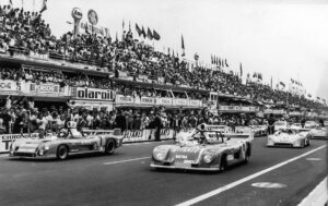 El mito de Le Mans en 100 captulos (I): los ganadores que traficaban, la obsesiva 'on board ' de Alonso y el cerdo rosa de Porsche