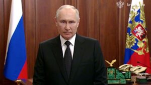"Es una puñalada por la espalda": Putin acusa al líder del Grupo Wagner de incitar una "rebelión armada" y refuerza la seguridad