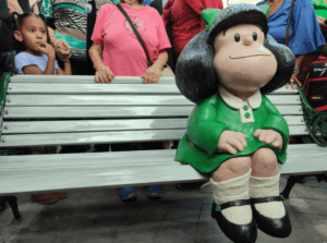 Esculturas de Mafalda y su amigo Manolito llegaron a Baruta