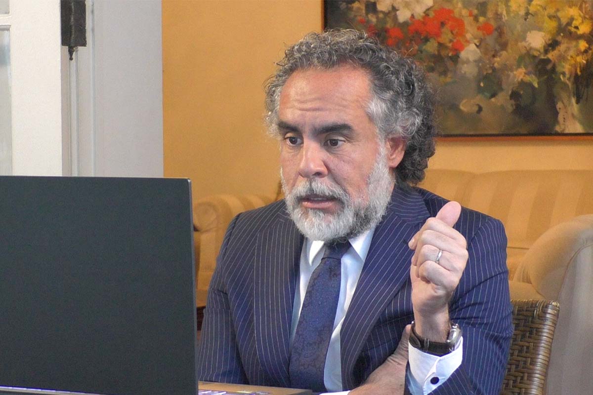 Benedetti sigue como embajador colombiano en Venezuela hasta el 19 de julio