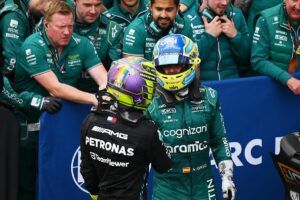 F1: Alonso y Hamilton, un podio "icnico", una advertencia y una broma: "Es ms viejo que yo, por eso sale ms lento"