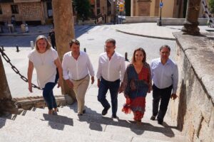 'Génova' intenta mitigar el debate sobre el choque con Vox en Extremadura y recuperar la iniciativa en la campaña