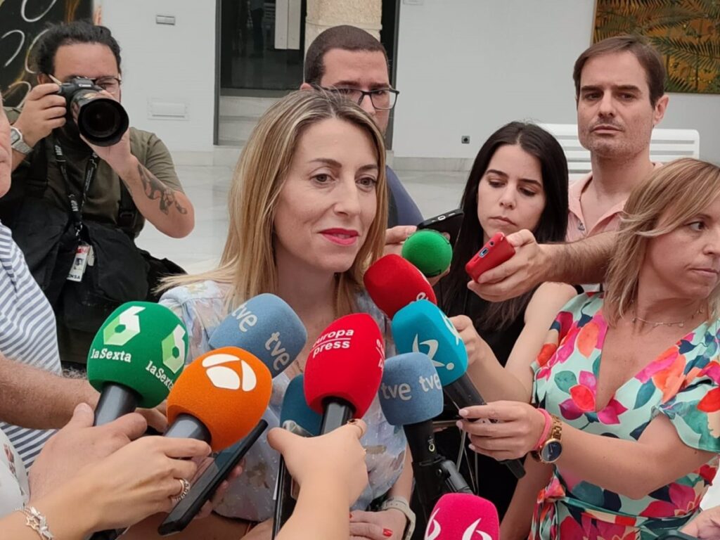 Guardiola (PP) pide dejar en 'stand-by' la investidura "fallida" de Vara mientras retoma la negociación con Vox