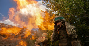 Guerra en Ucrania: los desafíos de atacar una trinchera