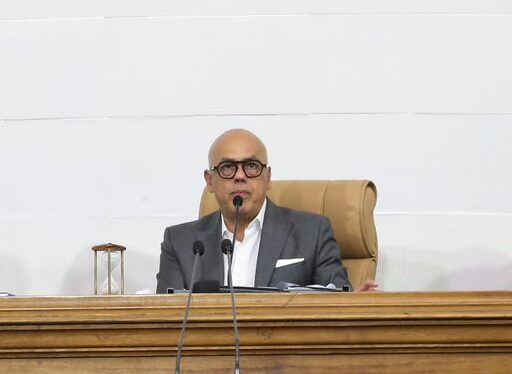 Jorge Rodríguez pide cárcel para Edmundo González y MCM