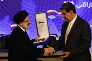 La gira americana del presidente iran comienza con la firma de 25 acuerdos estratgicos con Maduro