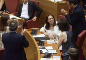 Llanos Massó, la nueva presidenta del Parlamento valenciano, contraria al aborto y al "femenismo radical"