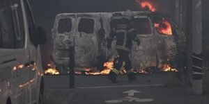 Macron convoca de urgencia una unidad de crisis interminiserial tras los disturbios por la violencia policial en Francia