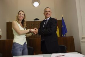 María Guardiola antepone el "interés de los extremeños" a su palabra para justificar el acuerdo con Vox