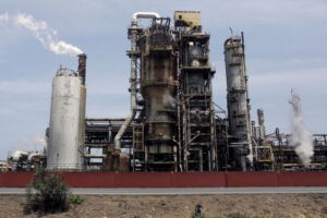 Ministro de Petróleo visita refinería de El Palito en medio de expectativas por su reactivación