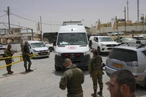 Mueren tres soldados israeles en un ataque armado en la frontera con Egipto
